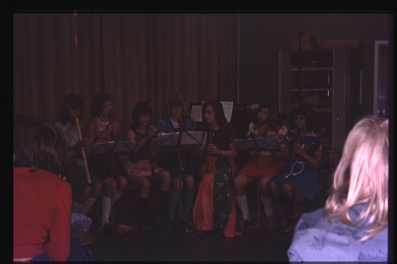 27.Delft jun 1975 Yvonne,Jeanette,Hester,Brigitte,Marion.JPG